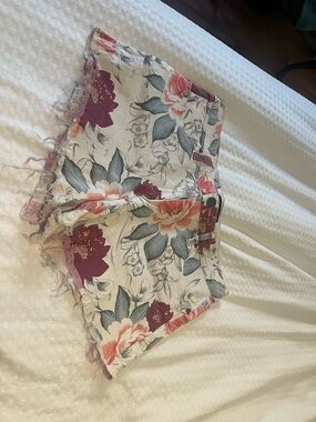 Kut from the Kloth Floral Print White and Pink Skirt